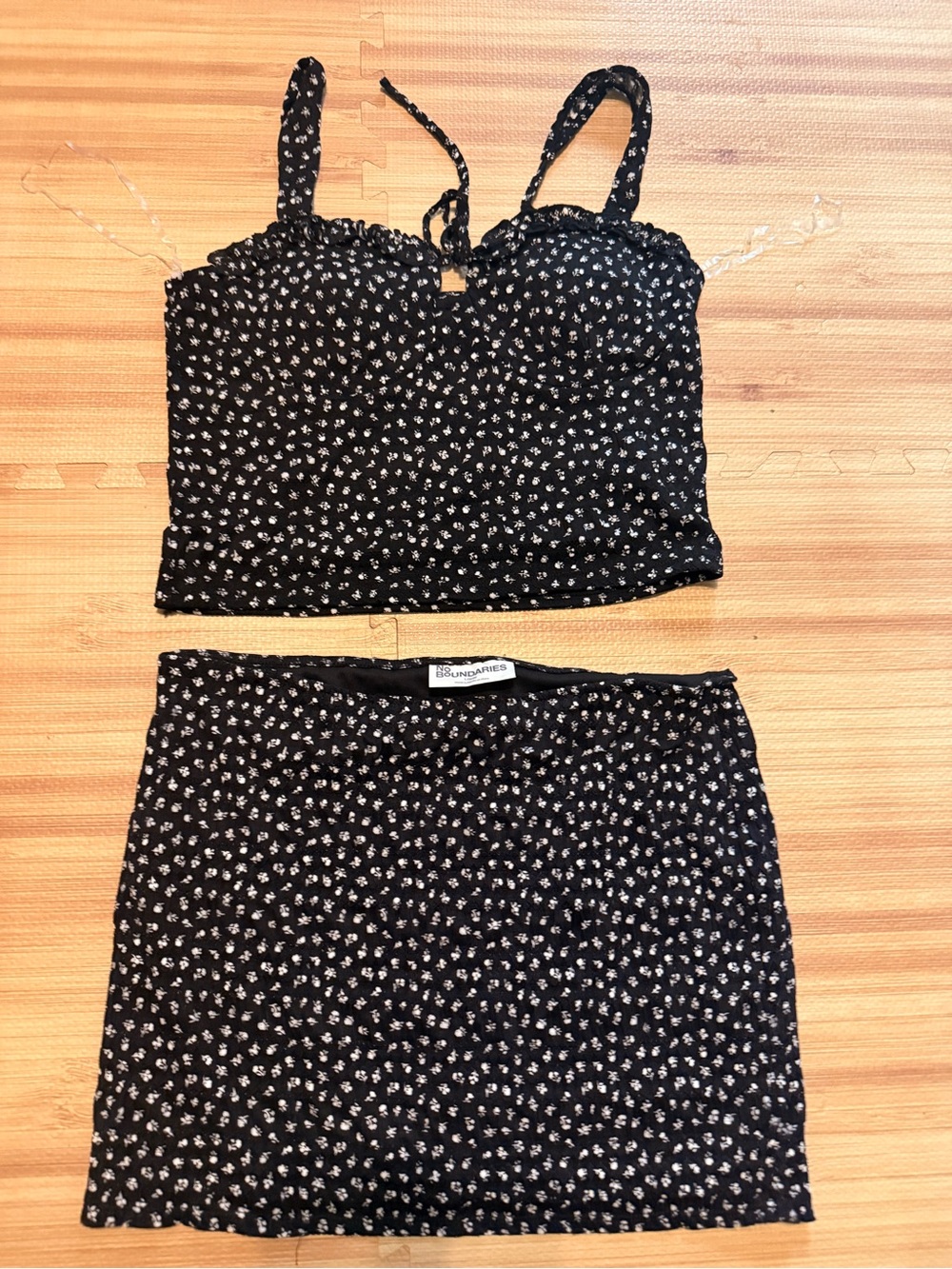 No Boundaries Black Floral Two-Piece Skirt Set size Large